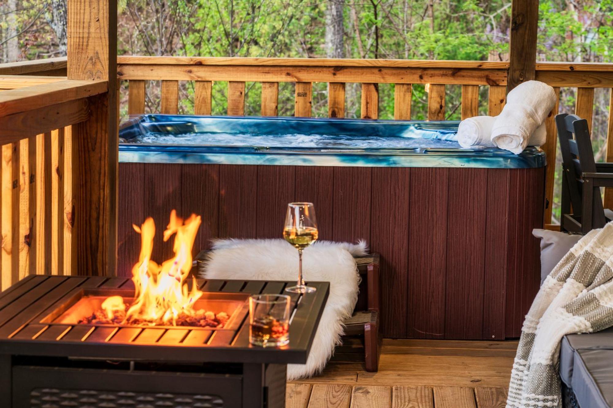 Mountainscape - Brand New Cabin W Views - Hottub - Firetable - Ps5 - Pooltable - 3 Pools Gatlinburg Zewnętrze zdjęcie